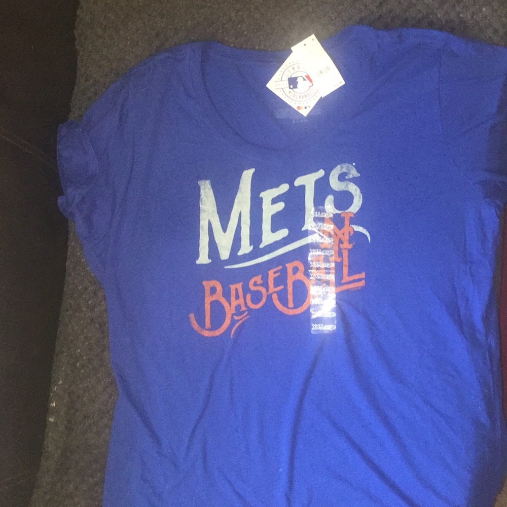 Brand New Women’s Mets Baseball T-shirt size XXL